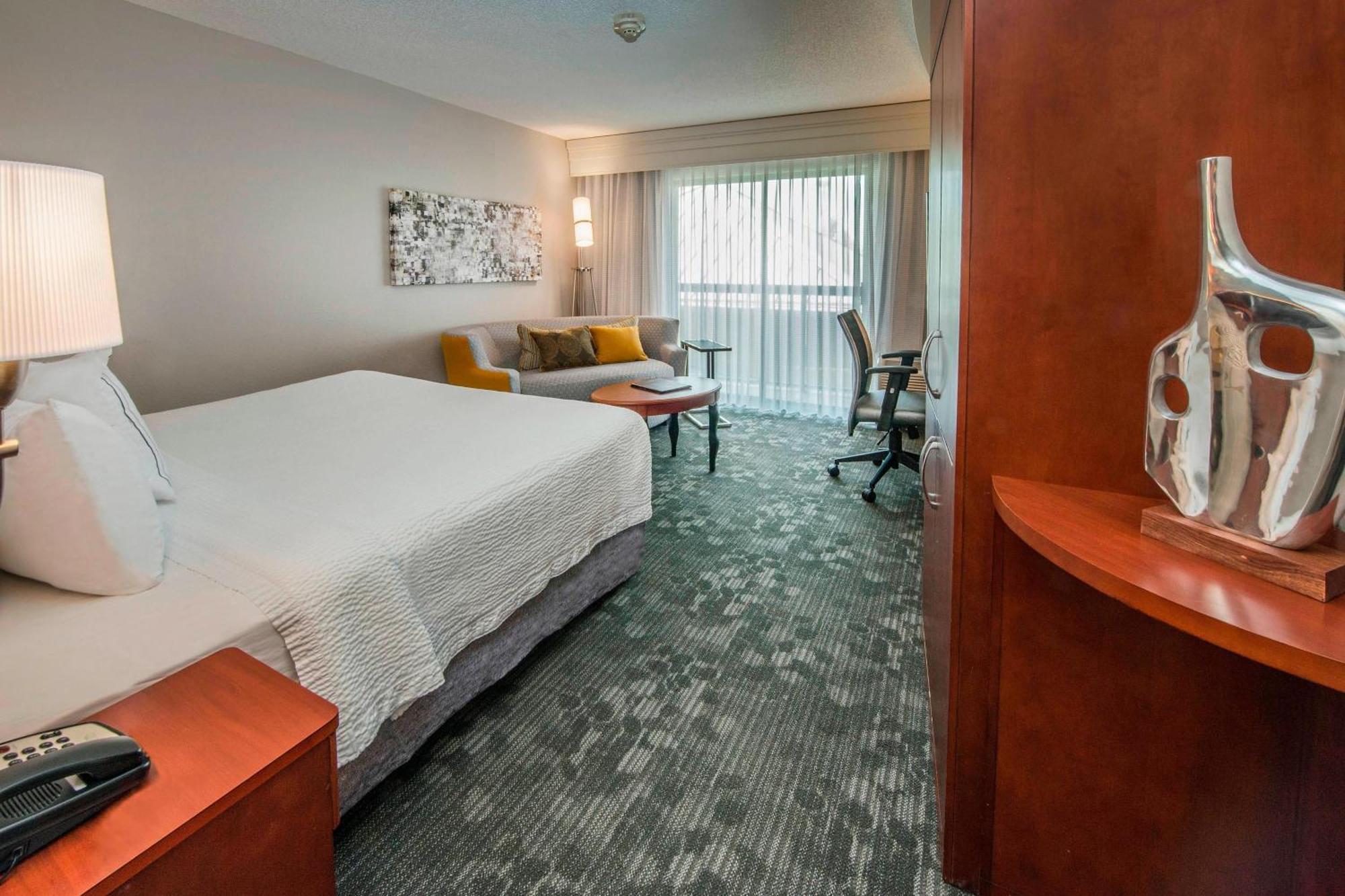 Courtyard By Marriott Montgomery Праттвилл Экстерьер фото