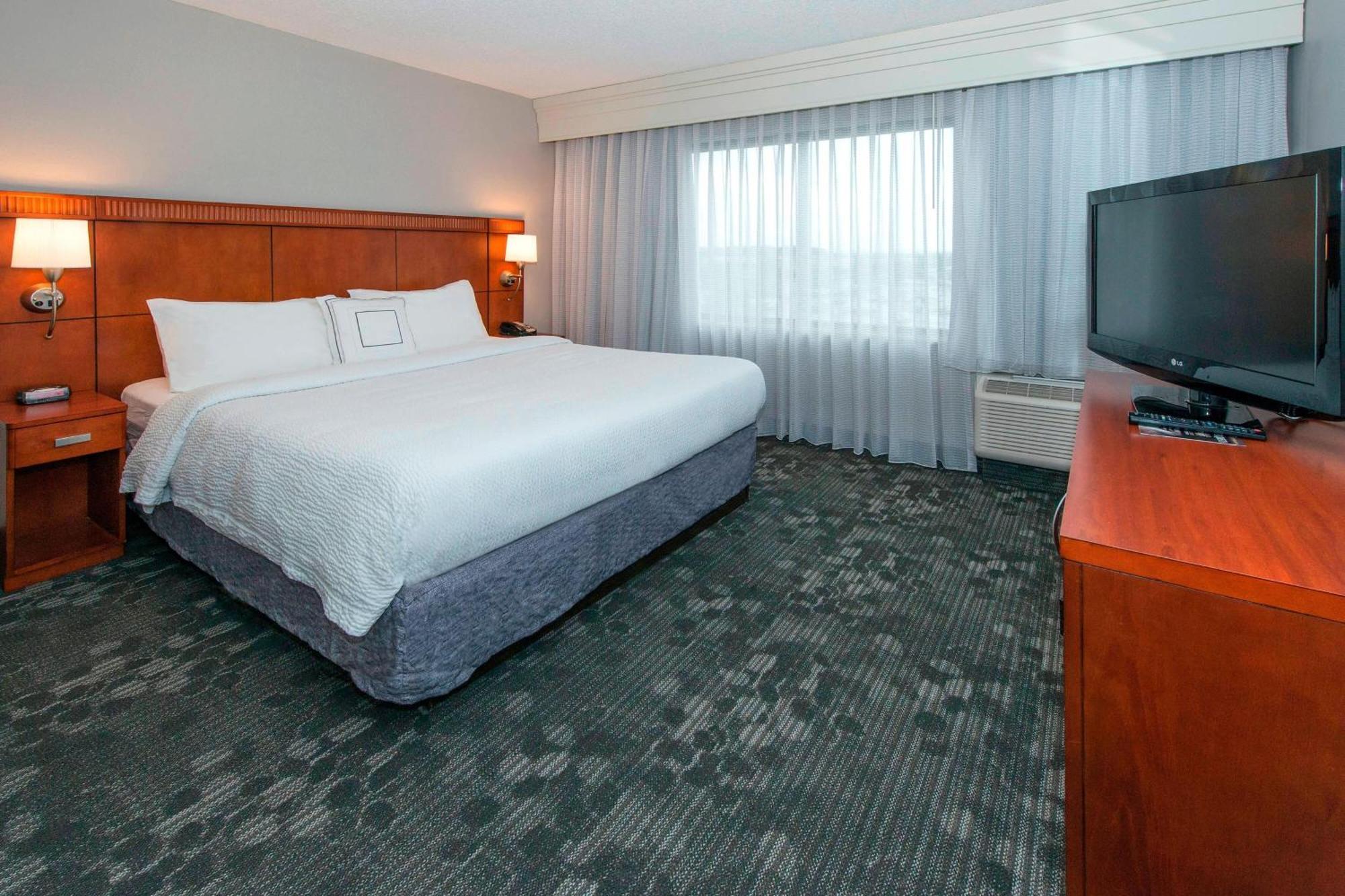 Courtyard By Marriott Montgomery Праттвилл Экстерьер фото