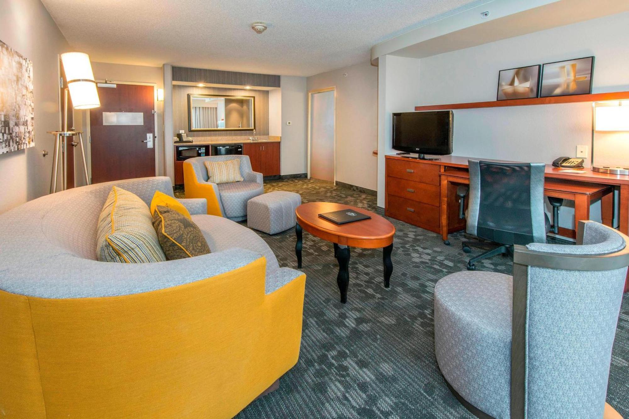 Courtyard By Marriott Montgomery Праттвилл Экстерьер фото