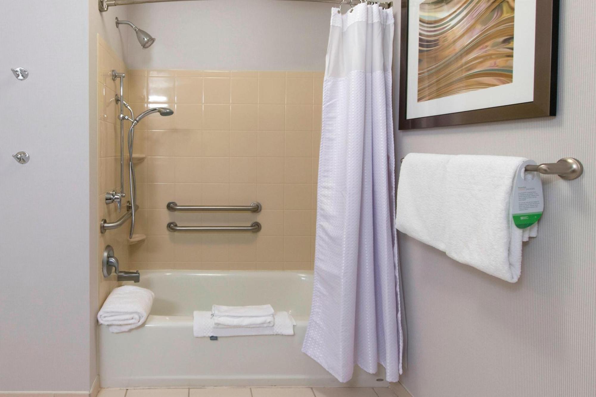 Courtyard By Marriott Montgomery Праттвилл Экстерьер фото