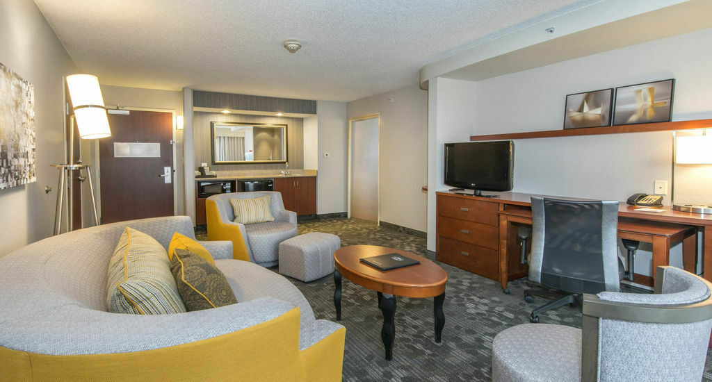 Courtyard By Marriott Montgomery Праттвилл Экстерьер фото